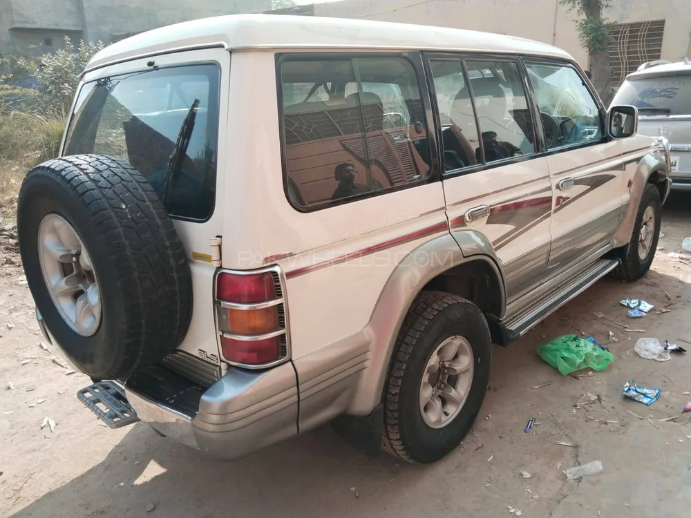 Mitsubishi Pajero 1995 for Sale in Lahore Mitsubishi Pajero 1995 for Sale in Lahore Image-7