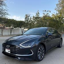HYUNDAI SONATA 2.0 (2000cc)
Model 2021 || Registered 2021
Oxford Blue Color 
Bumper to Bumper Original 100% Guaranteed 
18,000km driven 
Panoramic Roof
Wireless Charger
Dual Power Seats
Harmon kardon speakers
All seals still intact 
READY DELIVERY 
EXCHANGE POSSIBLE WITH ANY CAR

For inspection
Available at SUPREME CARS
Plot # 151/F,Under Imam heights,Shop no.1&2, Main Khalid Bin Walid Rd, Karachi, Sindh 75400

|  Premium Cars  |  Best Prices  |  Optimum Performance | 
#Supremecarsgang