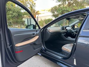HYUNDAI SONATA 2.0 (2000cc)
Model 2021 || Registered 2021
Oxford Blue Color 
Bumper to Bumper Original 100% Guaranteed 
18,000km driven 
Panoramic Roof
Wireless Charger
Dual Power Seats
Harmon kardon speakers
All seals still intact 
READY DELIVERY 
EXCHANGE POSSIBLE WITH ANY CAR

For inspection
Available at SUPREME CARS
Plot # 151/F,Under Imam heights,Shop no.1&2, Main Khalid Bin Walid Rd, Karachi, Sindh 75400

|  Premium Cars  |  Best Prices  |  Optimum Performance | 
#Supremecarsgang