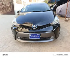Toyota Prius Alpha G 2017 for Sale