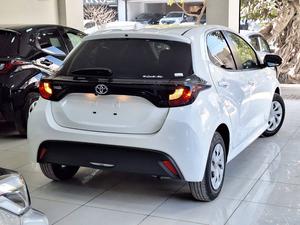 YARIS X PUSH
4.5 GRADE
51K MILEAGE 
FRESH CLEAR 
WHITE COLOR
VERIFIABLE AUCTION REPORT AVAILABLE 
FOR MORE DETAILS PLEASE CONTACT