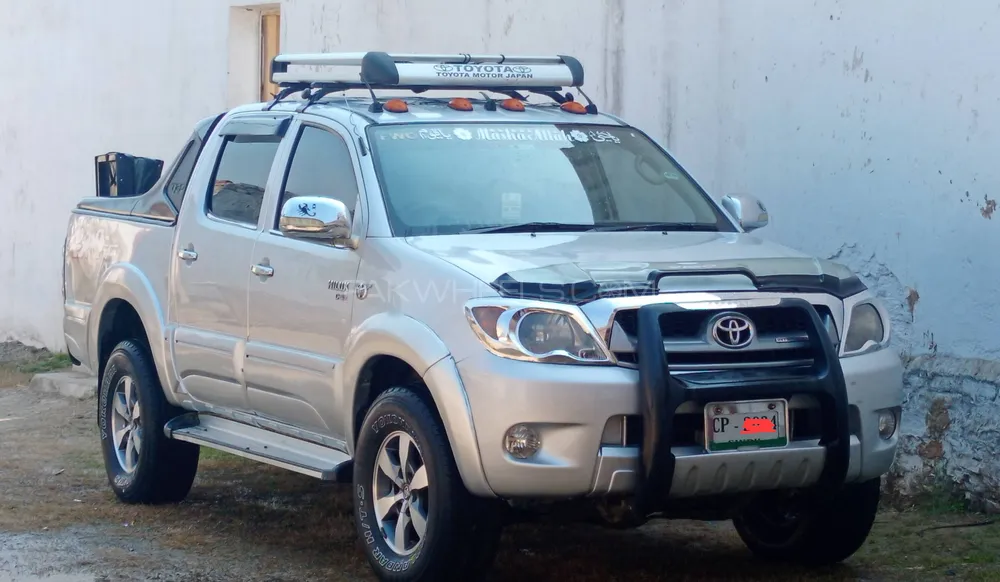Toyota Hilux 2011 for Sale in Swabi Image-1