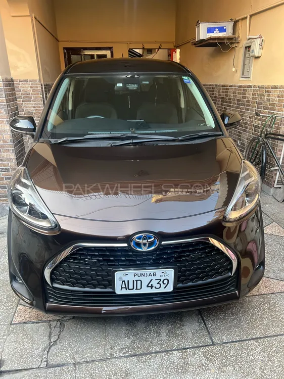 Toyota Sienta 2019 for Sale in Lahore Image-1