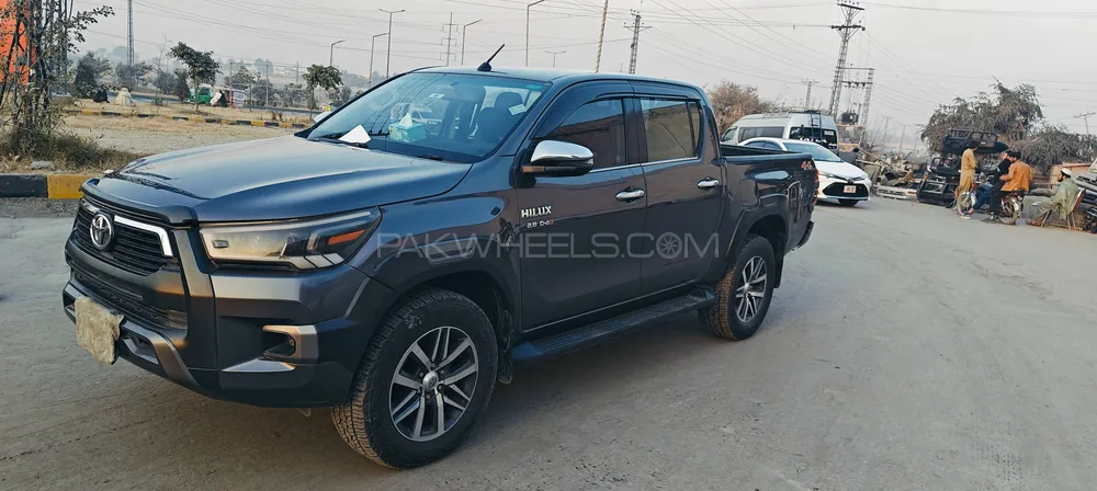 Toyota Hilux 2018 for Sale in Islamabad Image-1