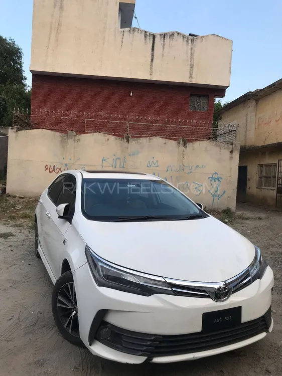 Toyota Corolla 2017 for Sale in Peshawar Image-1