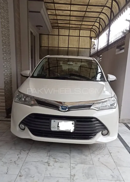 Toyota Corolla Axio 2016 for Sale in Islamabad Image-1