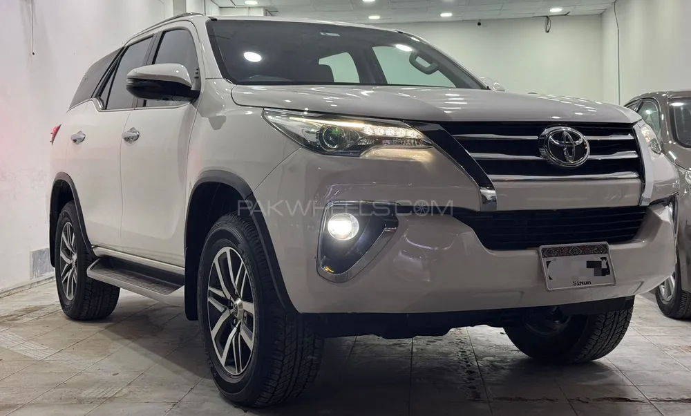 Toyota Fortuner 2020 for Sale in Karachi Image-1