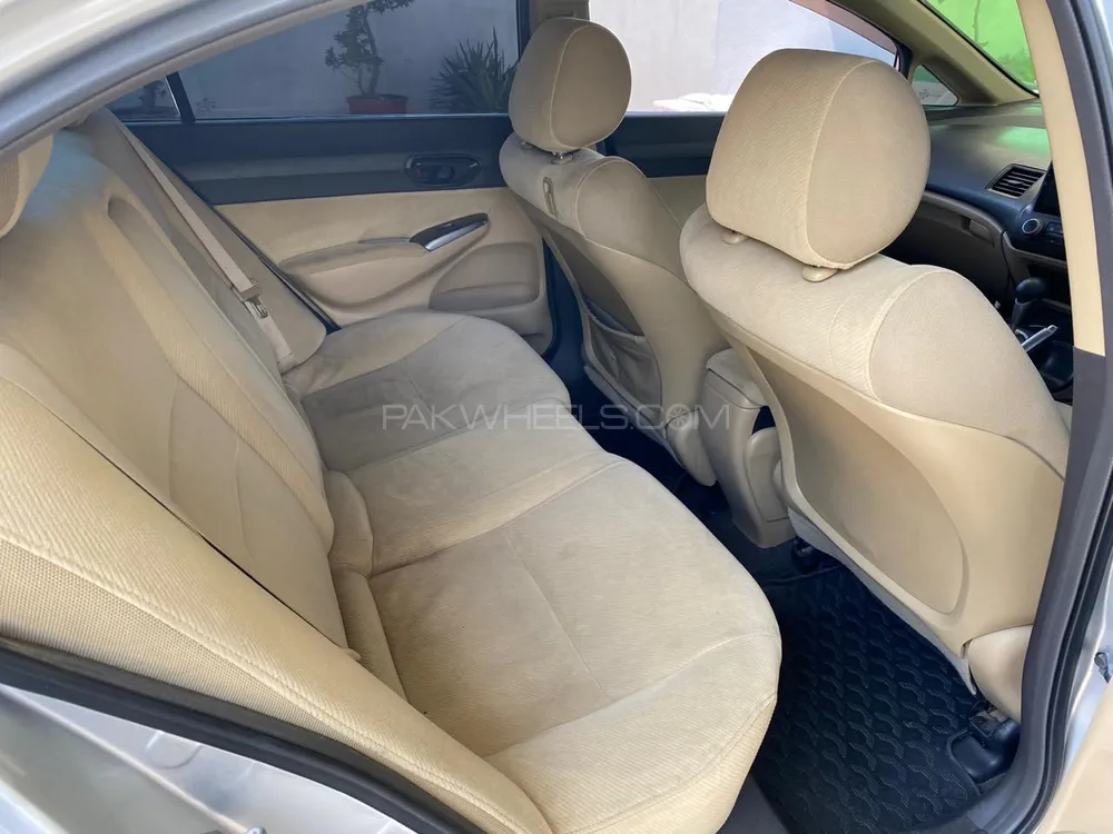 Honda Civic 2010 for Sale in Mardan Image-1