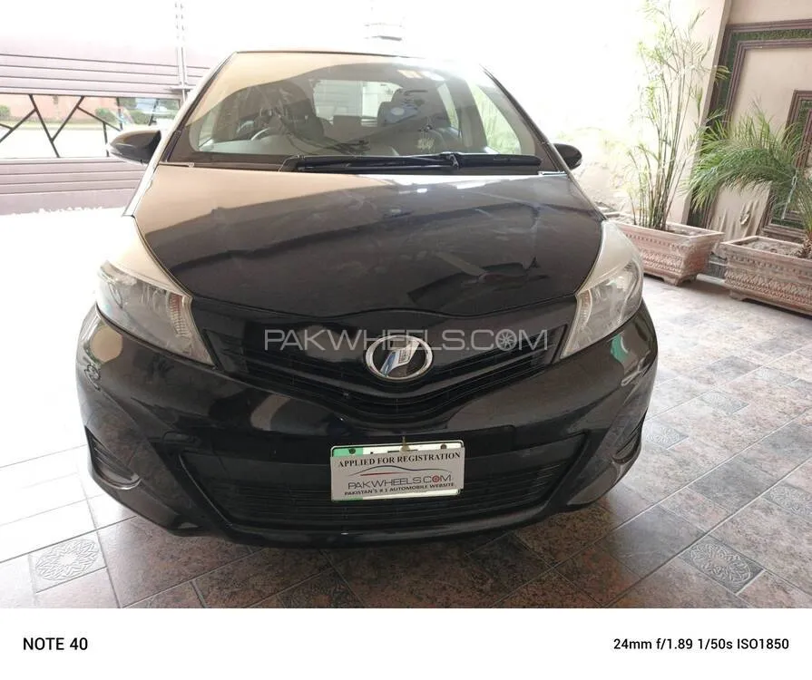 Toyota Vitz 2013 for Sale in Lahore Image-1