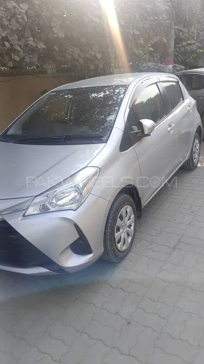 Toyota Vitz 2017 for Sale in Sialkot Image-1