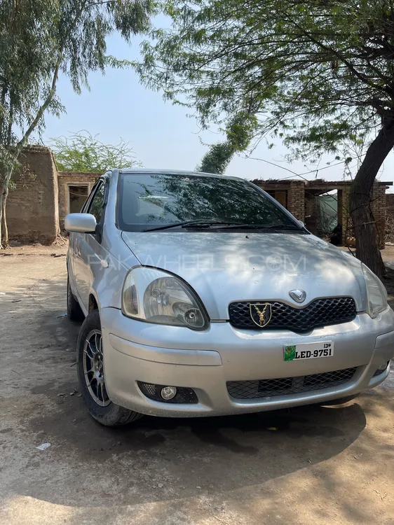 Toyota Vitz 2003 for Sale in Jacobabad Image-1