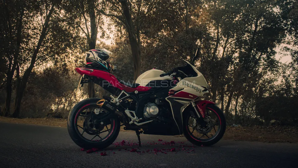 Benelli 302 R 2018 for Sale Benelli 302 R 2018 for Sale Image-3
