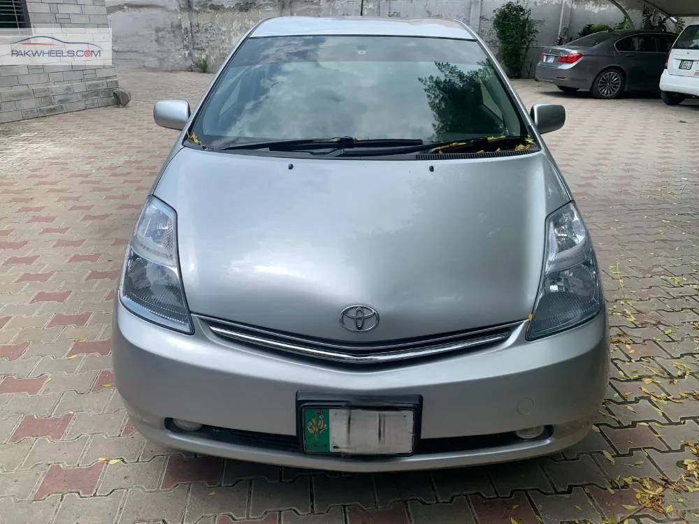 Toyota Prius 2011 for Sale in Lahore Image-1