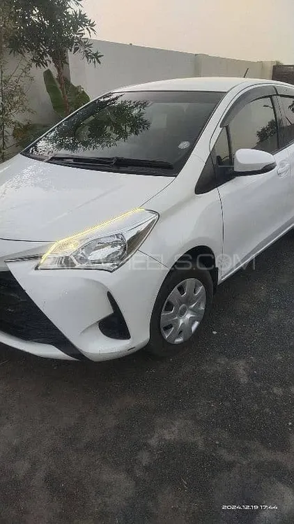 Toyota Vitz 2018 for Sale in Karachi Image-1