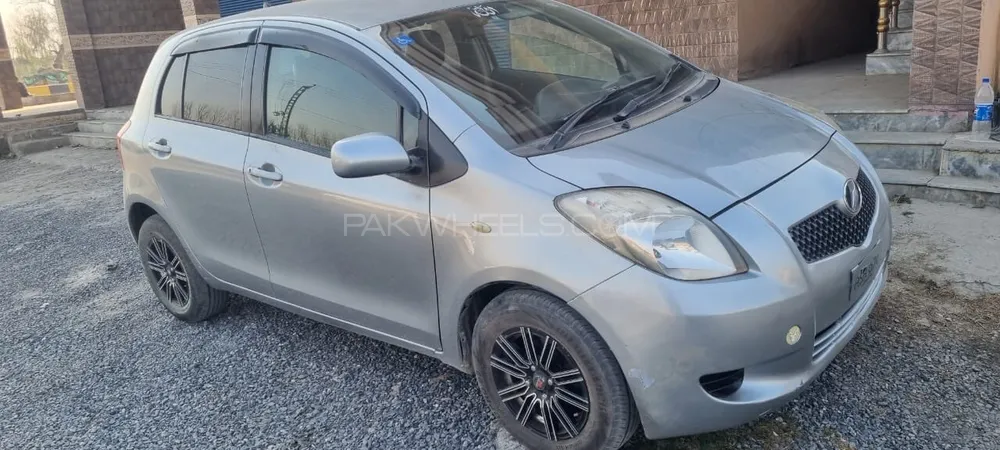Toyota Vitz 2006 for Sale in Mardan Image-1