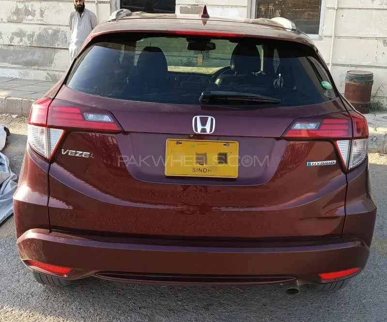 Honda Vezel 2015 for Sale in Karachi Image-1