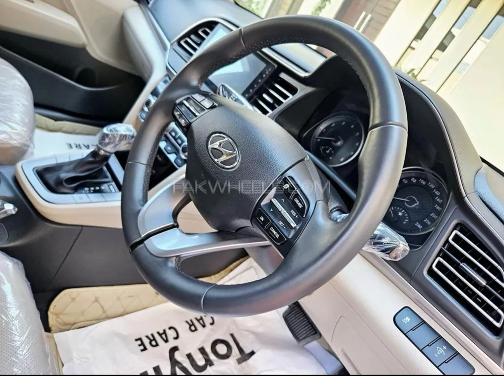 Hyundai Elantra 2024 for Sale in Multan Hyundai Elantra 2024 for Sale in Multan Image-5