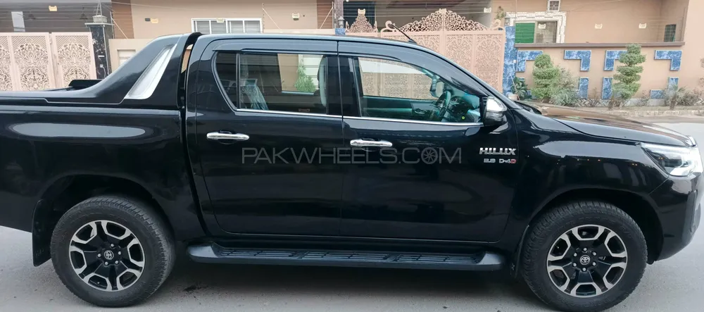 Toyota Hilux 2022 for Sale in Lahore Toyota Hilux 2022 for Sale in Lahore Image-9