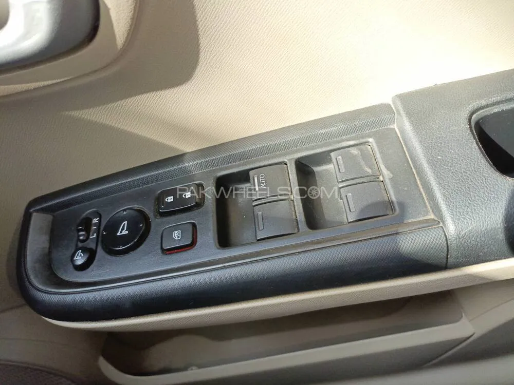 Honda BR-V 2022 for Sale in Multan Honda BR-V 2022 for Sale in Multan Image-12