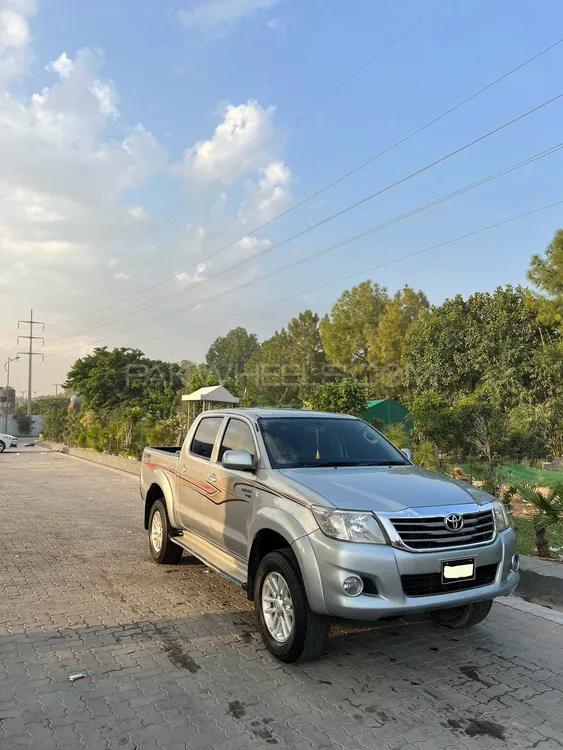 Toyota Hilux 2011 for Sale in Taxila Image-1