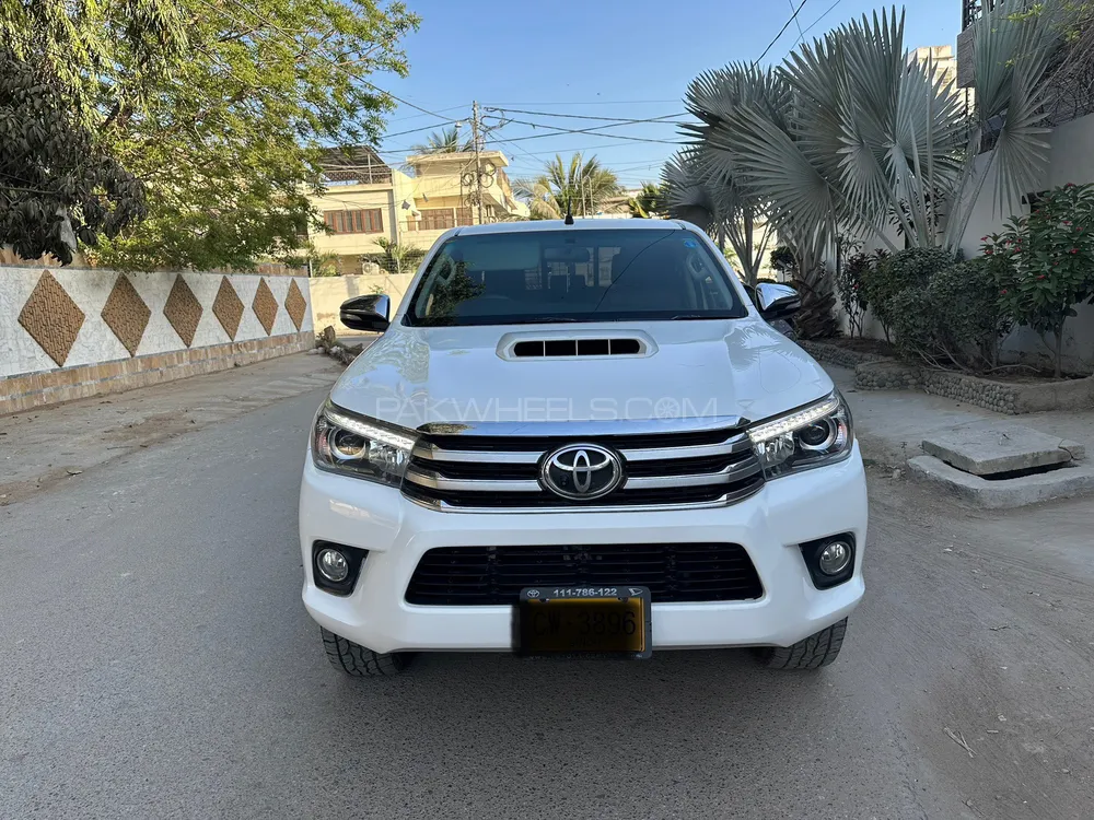 Toyota Hilux 2017 for Sale in Karachi Image-1