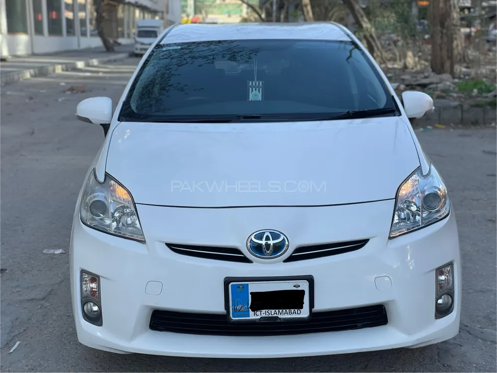 Toyota Prius 2013 for Sale in Islamabad Image-1