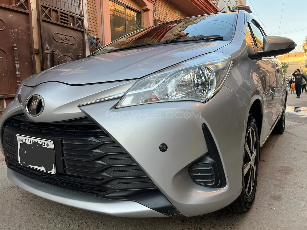 Toyota Vitz 2018 for Sale in Faisalabad Image-1