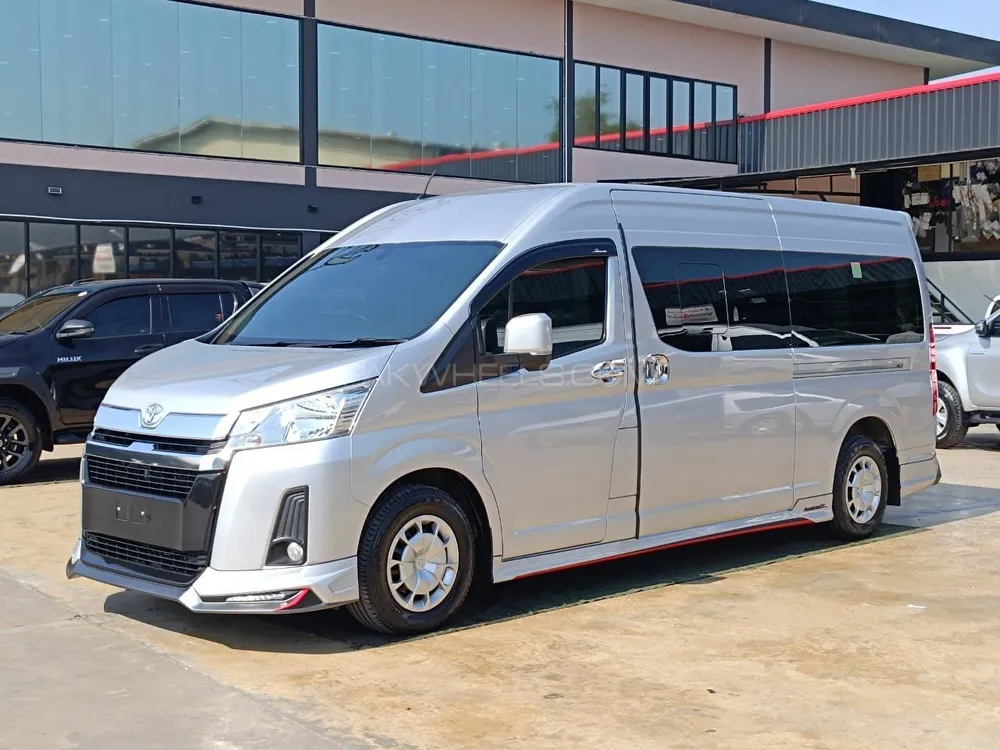 Toyota Hiace 2020 for Sale in Karachi Image-1