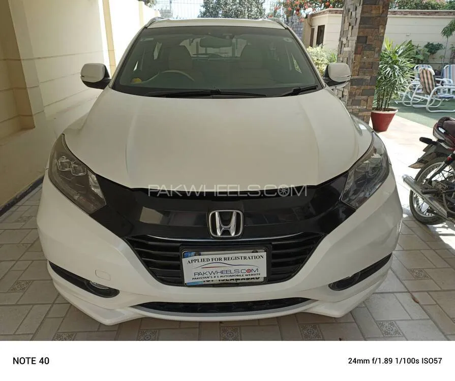 Honda Vezel 2016 for Sale in Multan Image-1