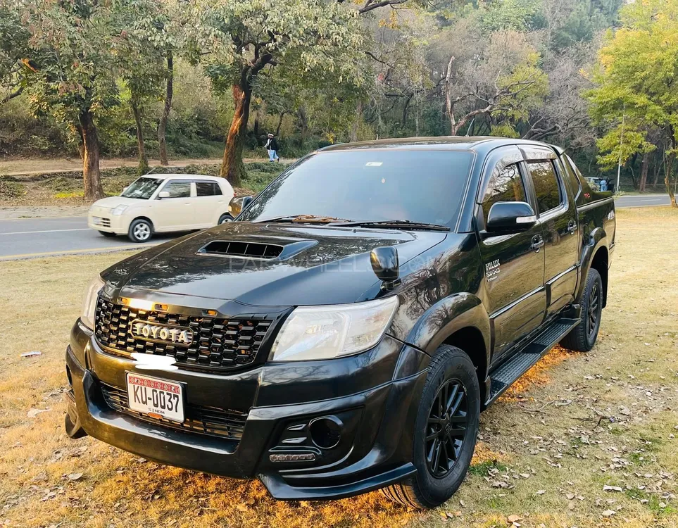 Toyota Hilux 2012 for Sale in Islamabad Image-1