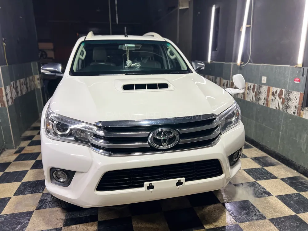 Toyota Hilux 2017 for Sale in Lahore Image-1