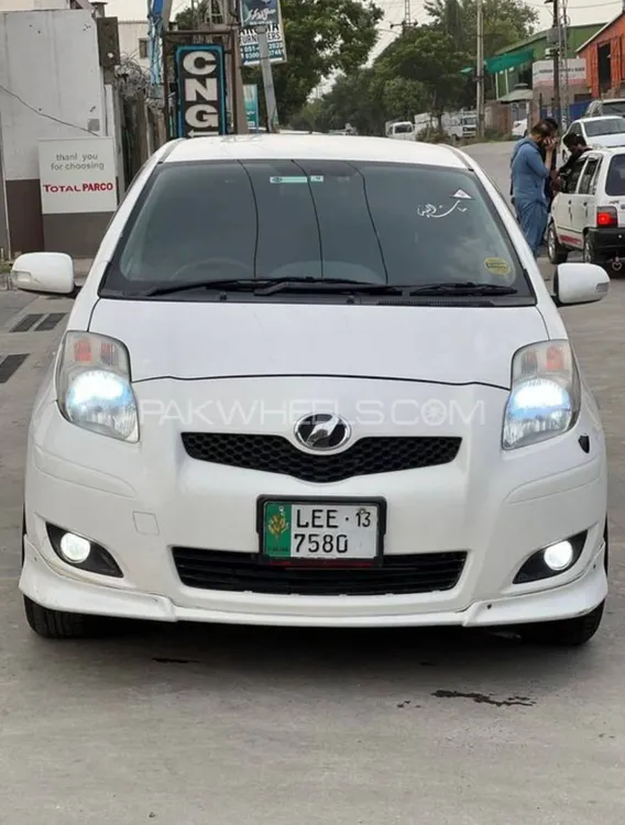 Toyota Vitz 2010 for Sale in Islamabad Image-1