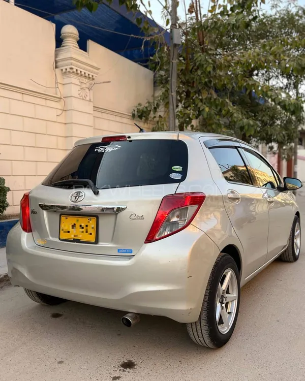 Toyota Vitz 2014 for Sale in Karachi Image-1