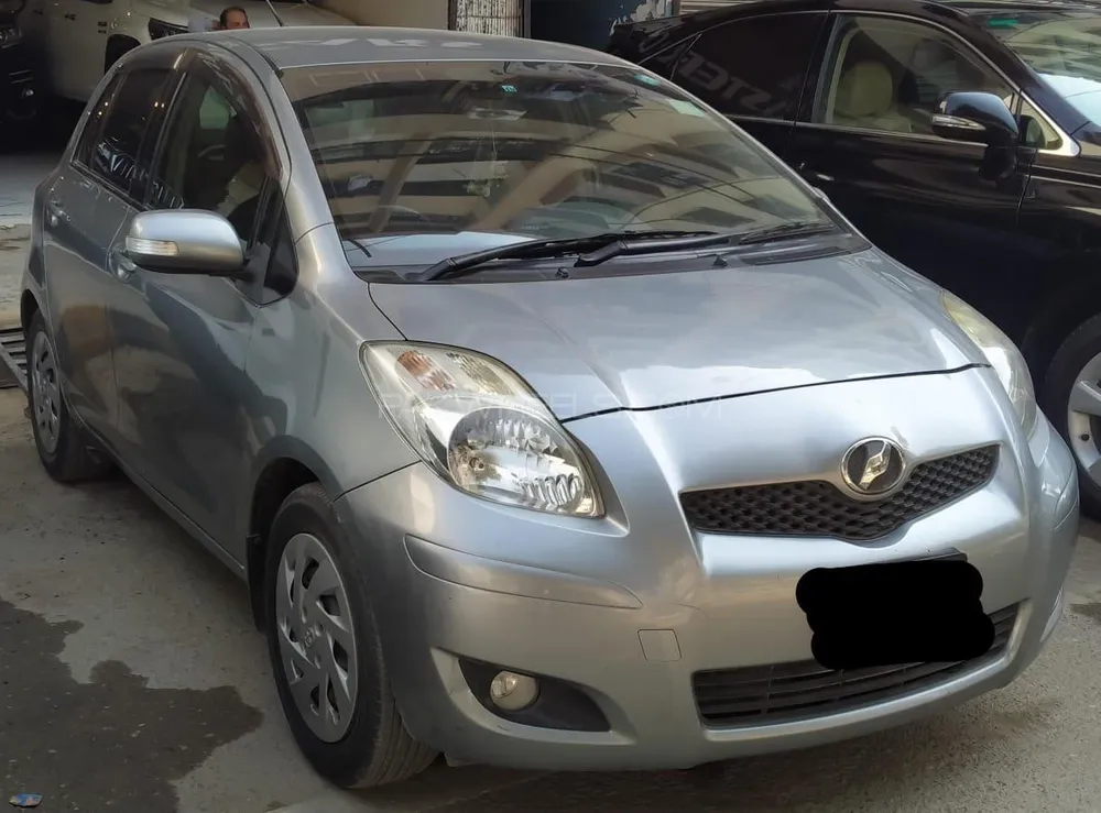 Toyota Vitz 2009 for Sale in Karachi Image-1