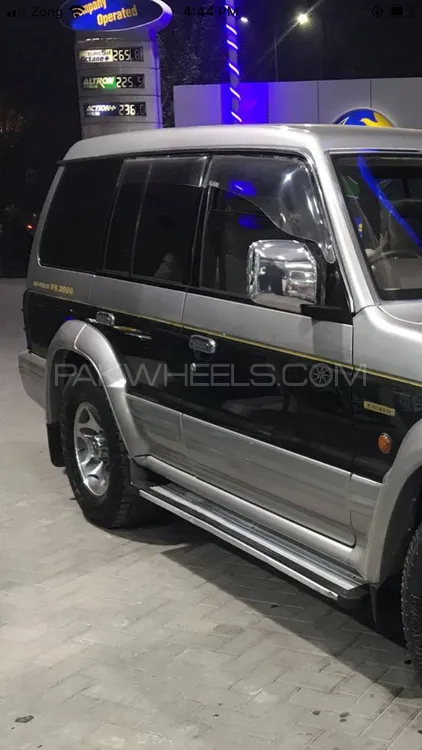 Mitsubishi Pajero 1993 for Sale in Peshawar Image-1