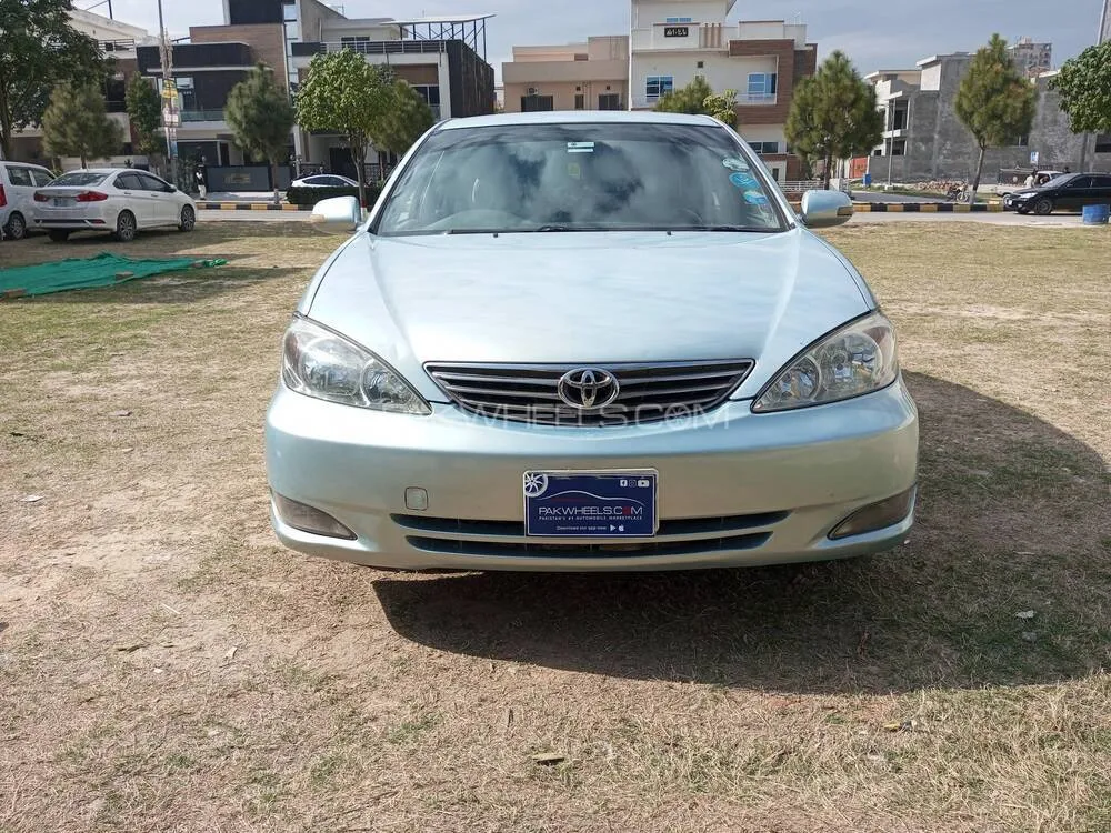 Toyota Camry 2004 for Sale in Islamabad Image-1