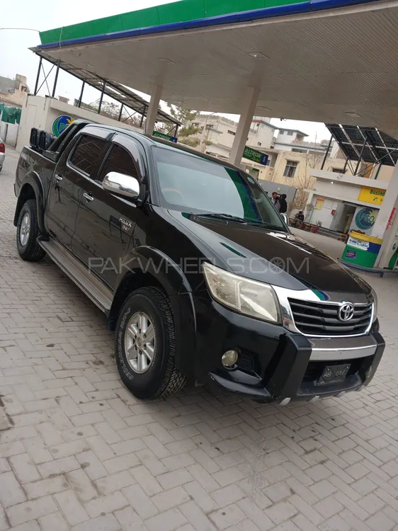 Toyota Hilux 2013 for Sale in Peshawar Image-1