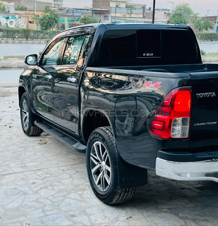 Toyota Hilux 2018 for Sale in Peshawar Image-1