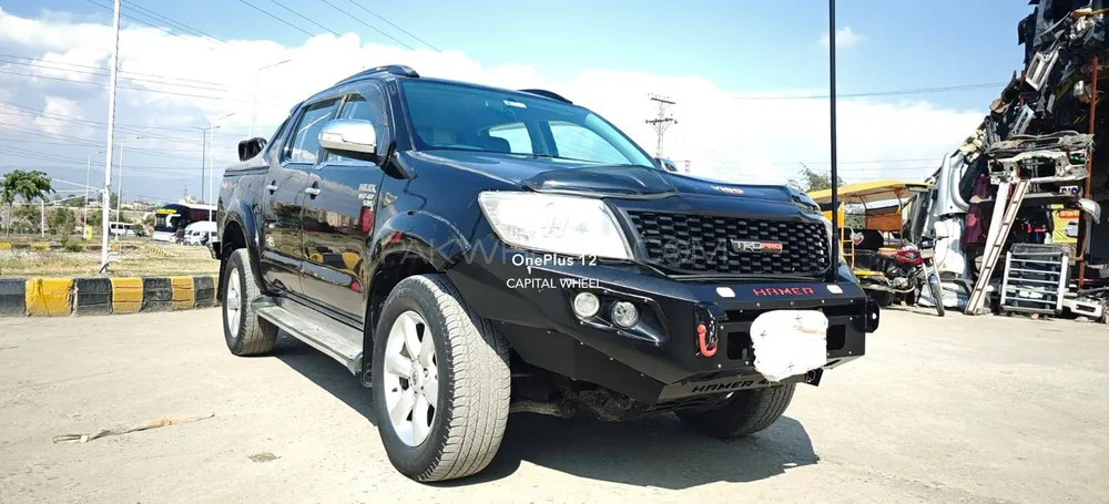 Toyota Hilux 2015 for Sale in Islamabad Image-1