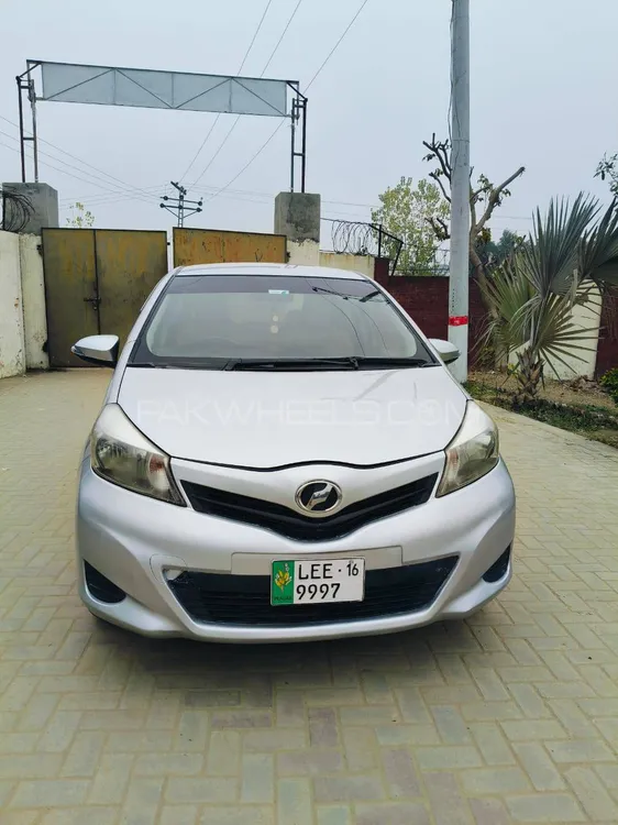 Toyota Vitz 2012 for Sale in Sialkot Image-1