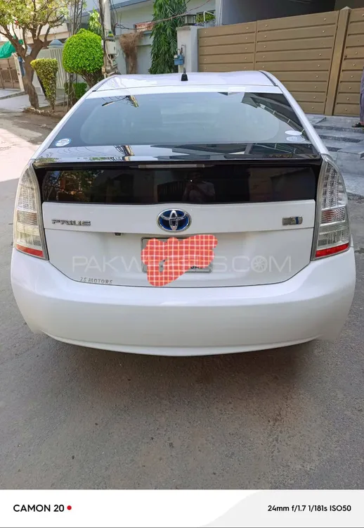 Toyota Prius 2011 for Sale in Lahore Image-1
