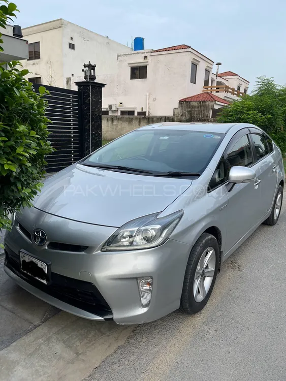 Toyota Prius 2013 for Sale in Lahore Image-1