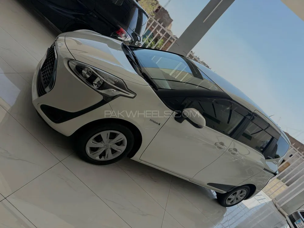 Toyota Sienta 2018 for Sale in Peshawar Toyota Sienta 2018 for Sale in Peshawar Image-4