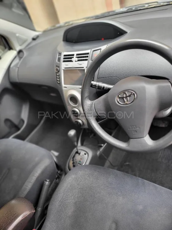 Toyota Vitz 2012 for Sale in Lahore Image-1