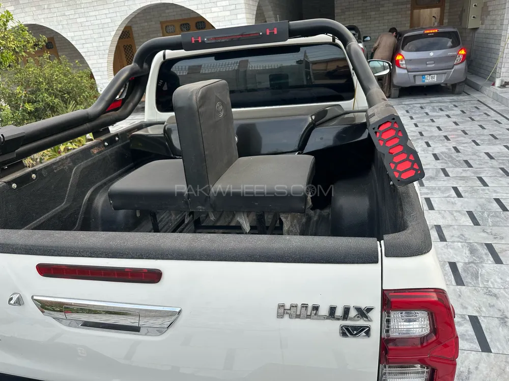 Toyota Hilux 2017 for Sale in Nowshera Toyota Hilux 2017 for Sale in Nowshera Image-6