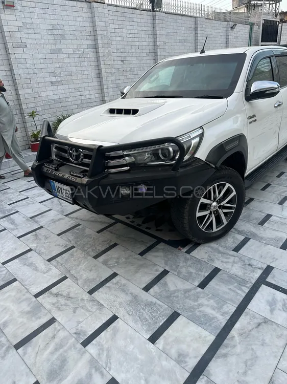 Toyota Hilux 2017 for Sale in Nowshera Image-1