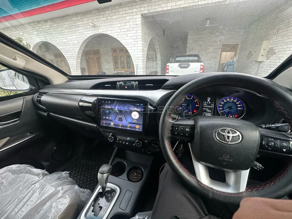 Toyota Hilux 2017 for Sale in Nowshera Toyota Hilux 2017 for Sale in Nowshera Image-16