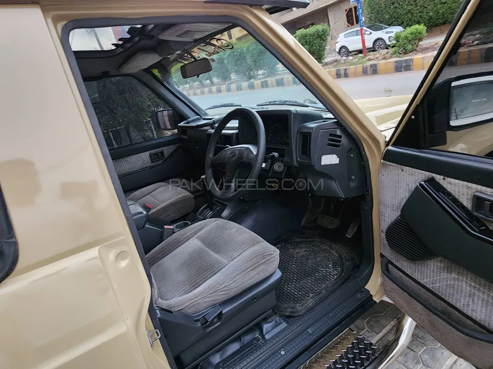 Nissan Patrol 1984 for Sale in Karachi Nissan Patrol 1984 for Sale in Karachi Image-13