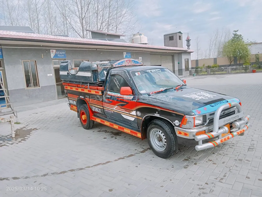 Toyota Hilux 1992 for Sale in Peshawar Image-1