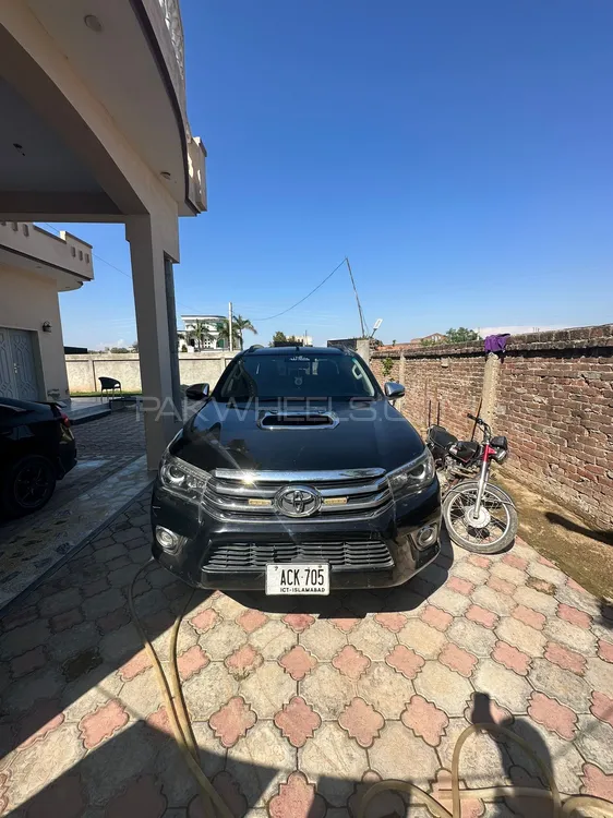 Toyota Hilux 2017 for Sale in Gujrat Image-1